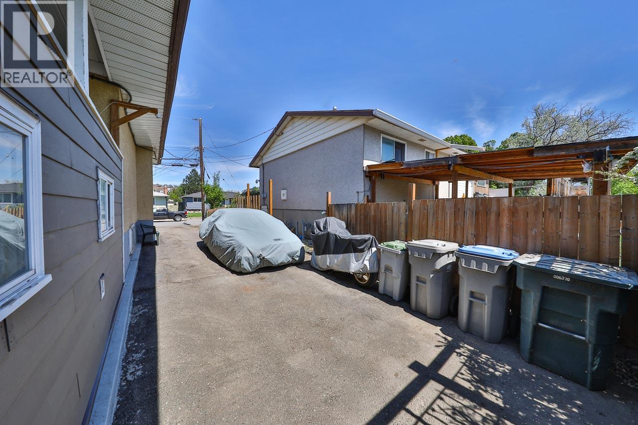 833 Sudbury Avenue - Image 38