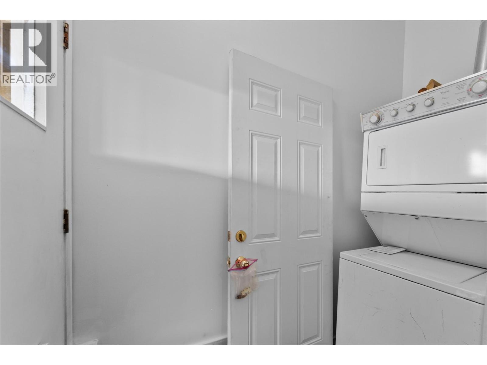 833 Sudbury Avenue - 17