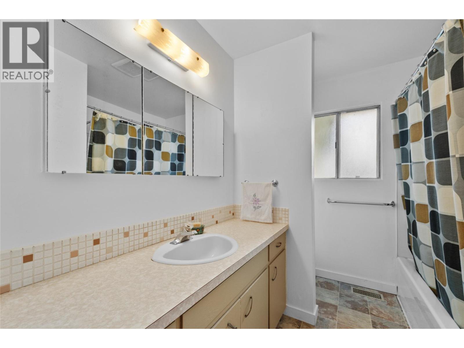 833 Sudbury Avenue - 15