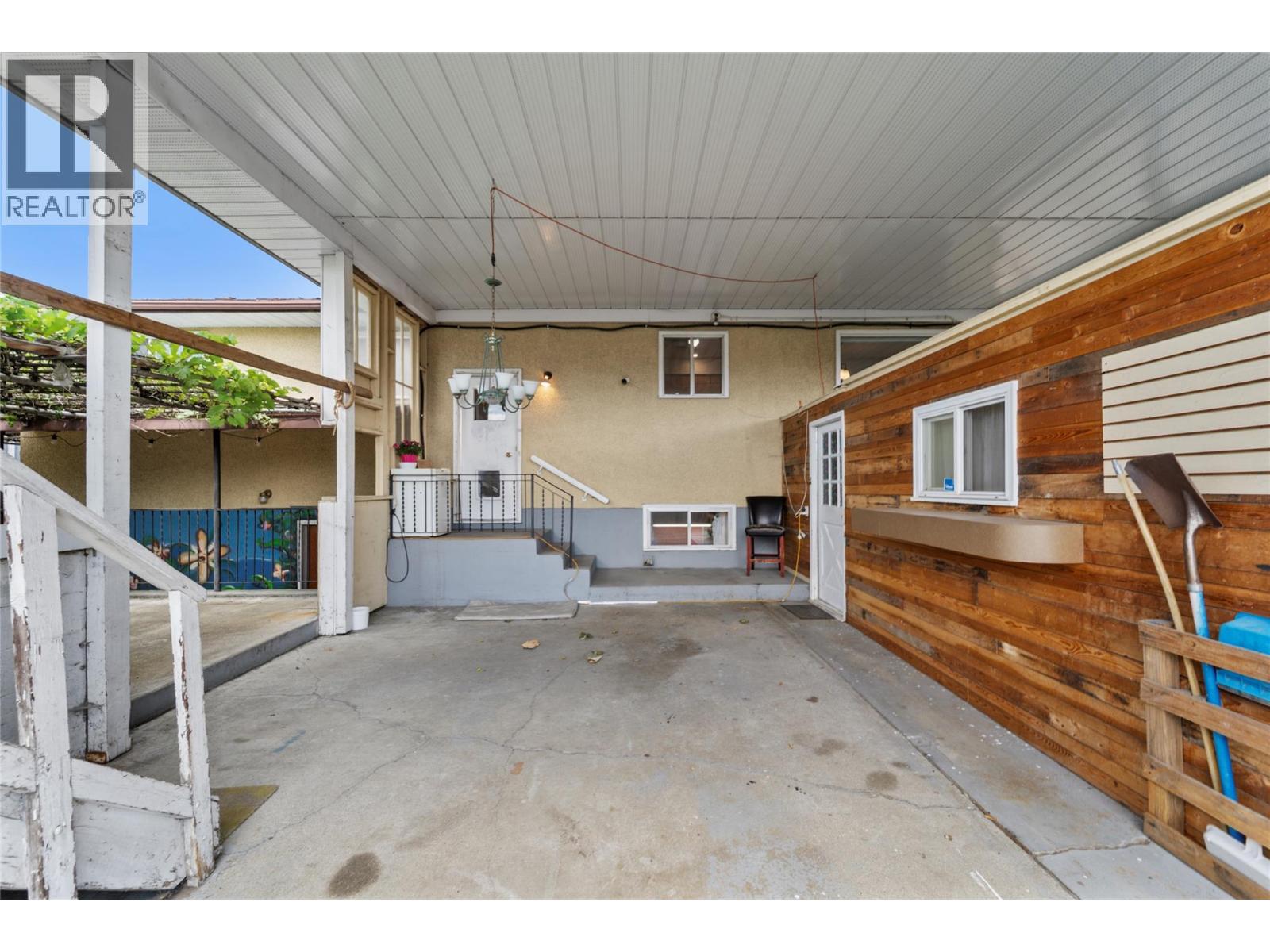 833 Sudbury Avenue - Image 36