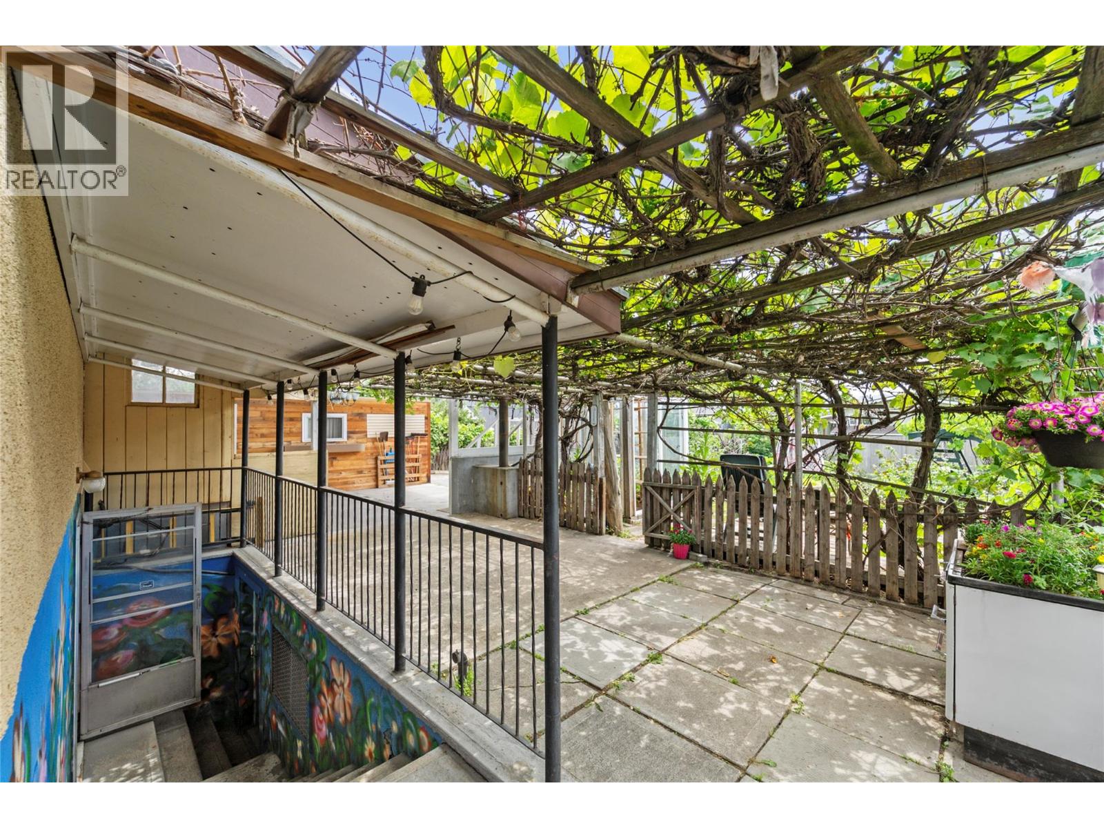 833 Sudbury Avenue - Image 45