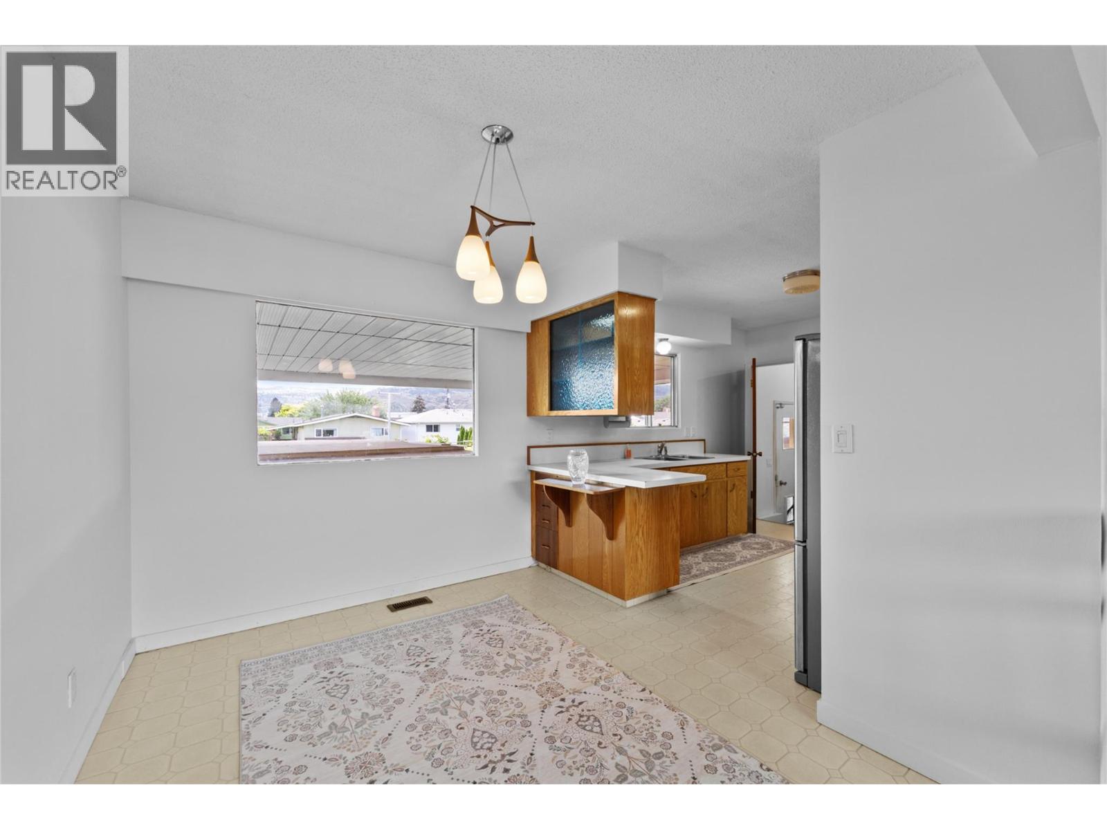 833 Sudbury Avenue - 6