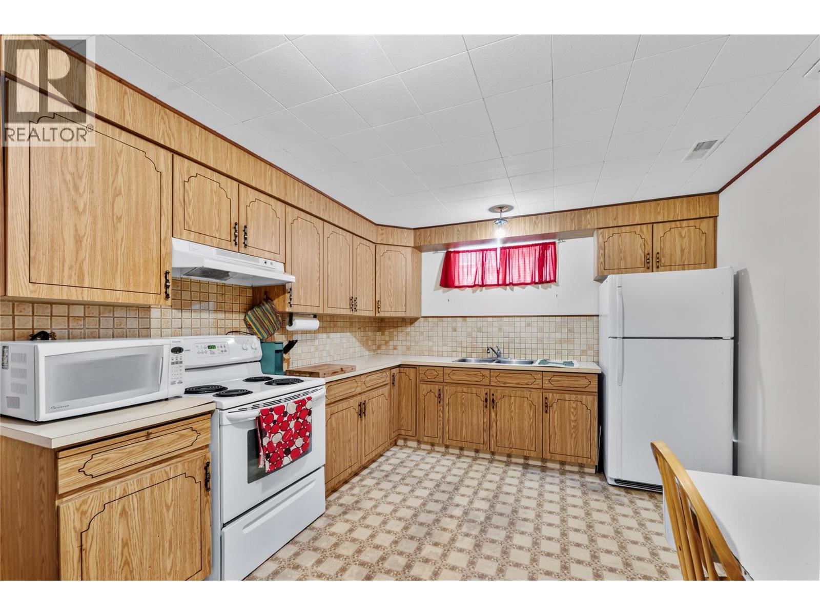 833 Sudbury Avenue - 18