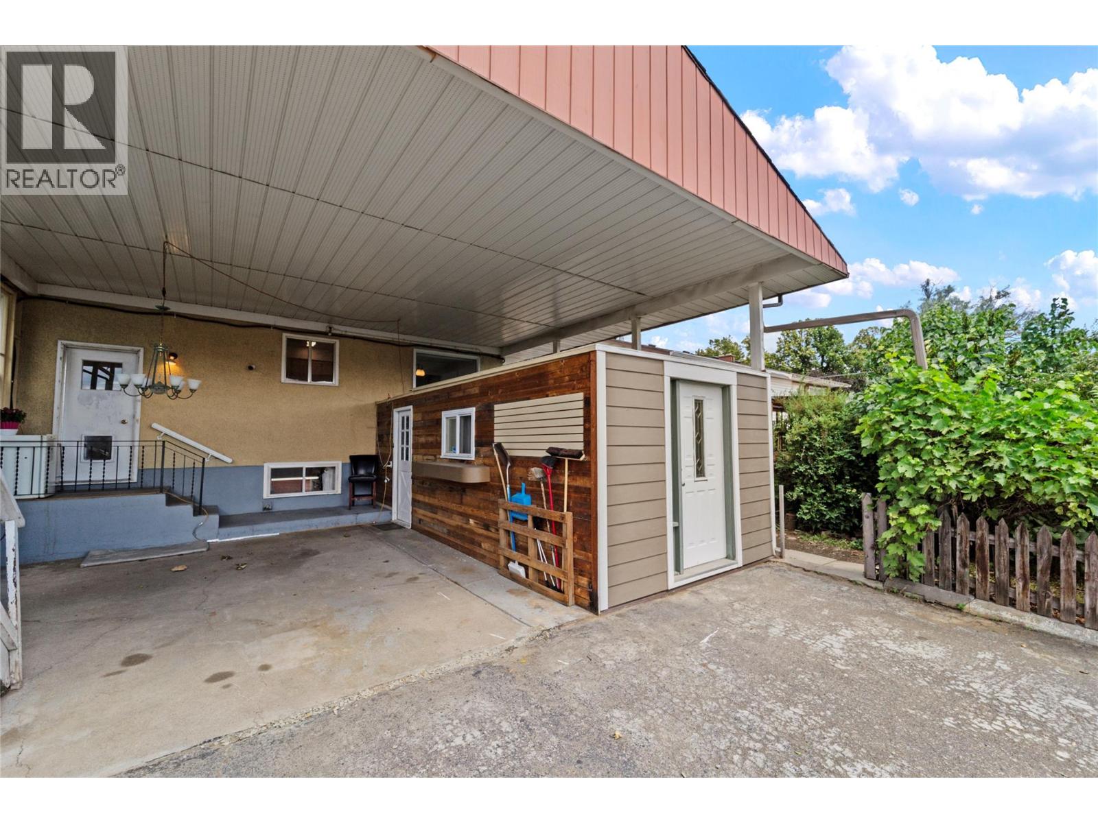 833 Sudbury Avenue - Image 35
