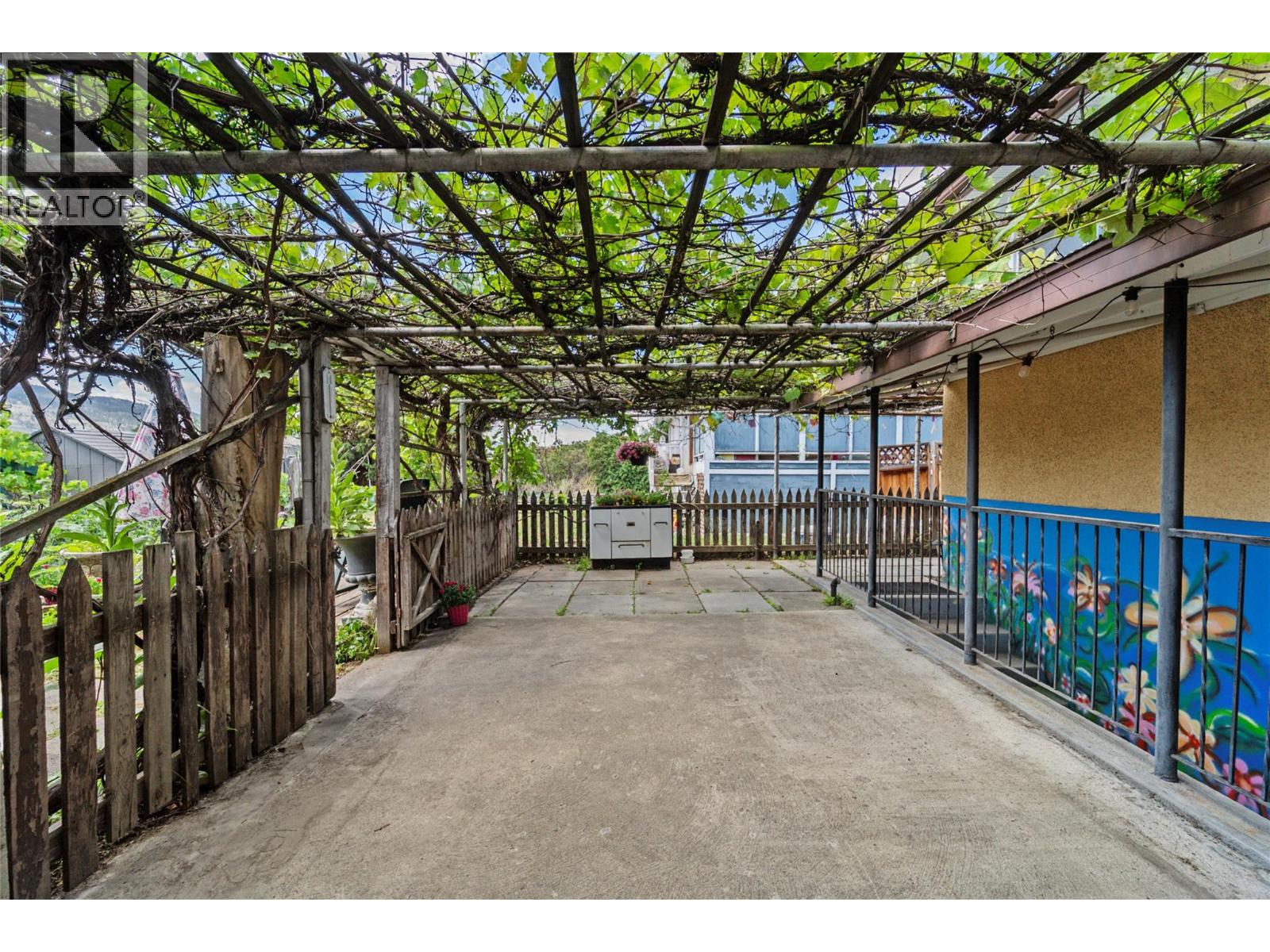 833 Sudbury Avenue - Image 43