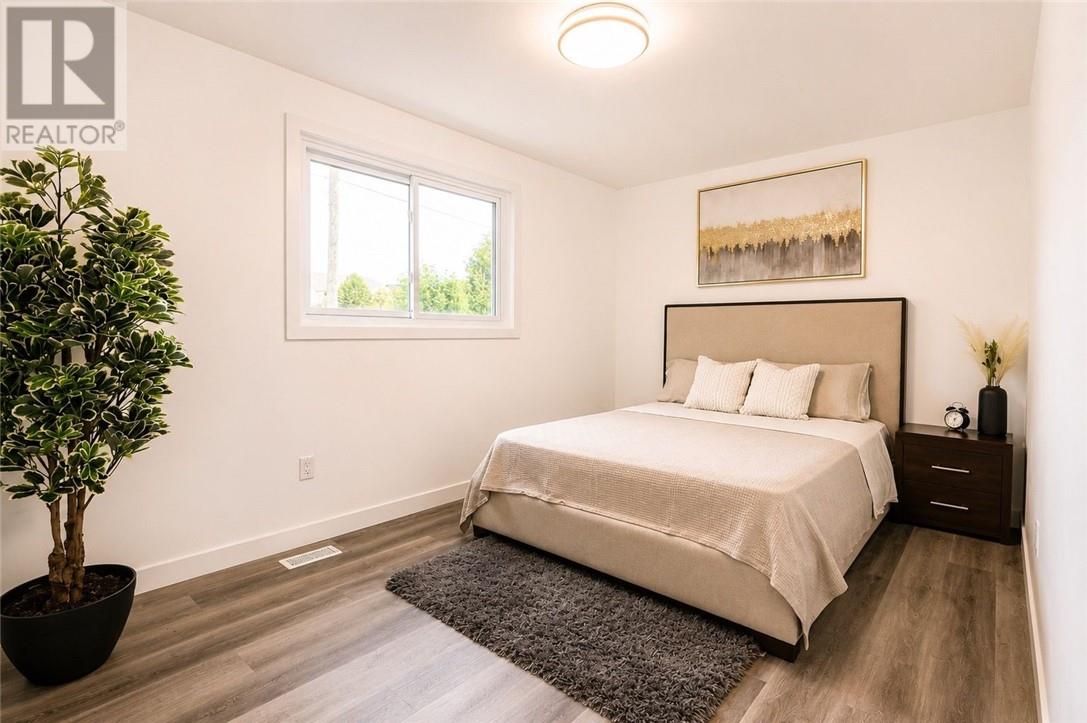 2737 Rockwood Drive - 13