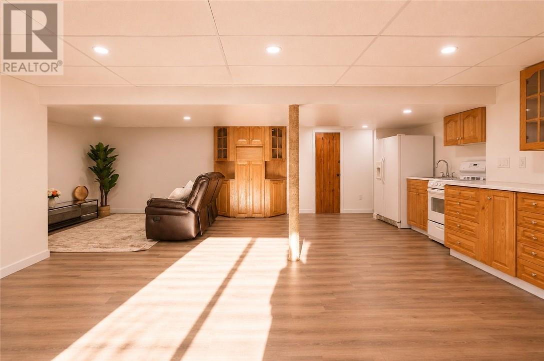 2737 Rockwood Drive - 24