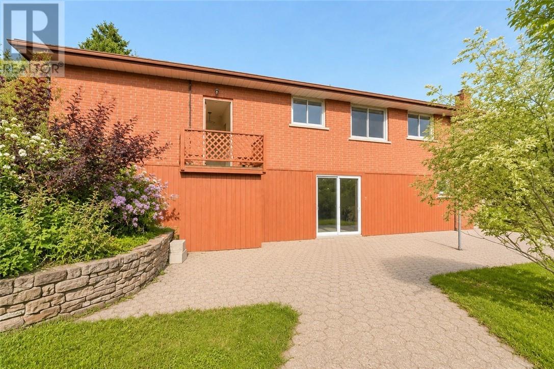 2737 Rockwood Drive - 35
