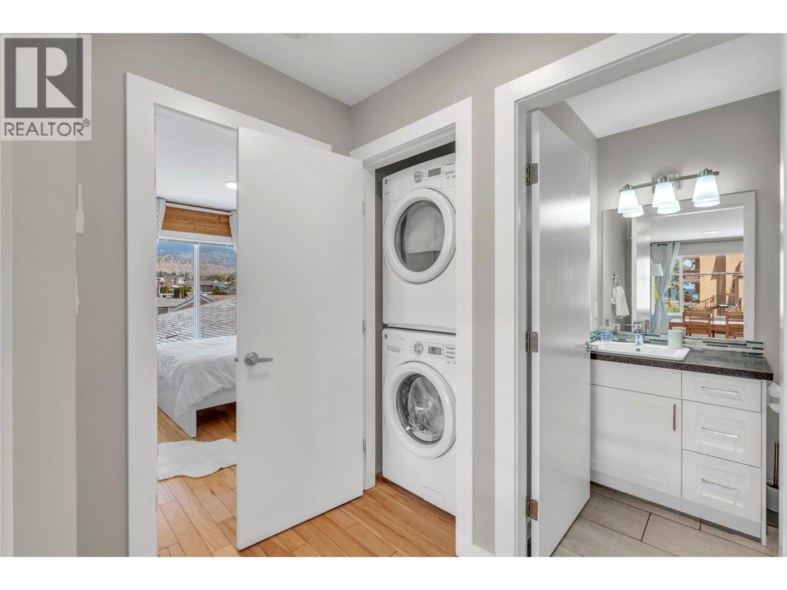 581 Churchill Avenue - 60