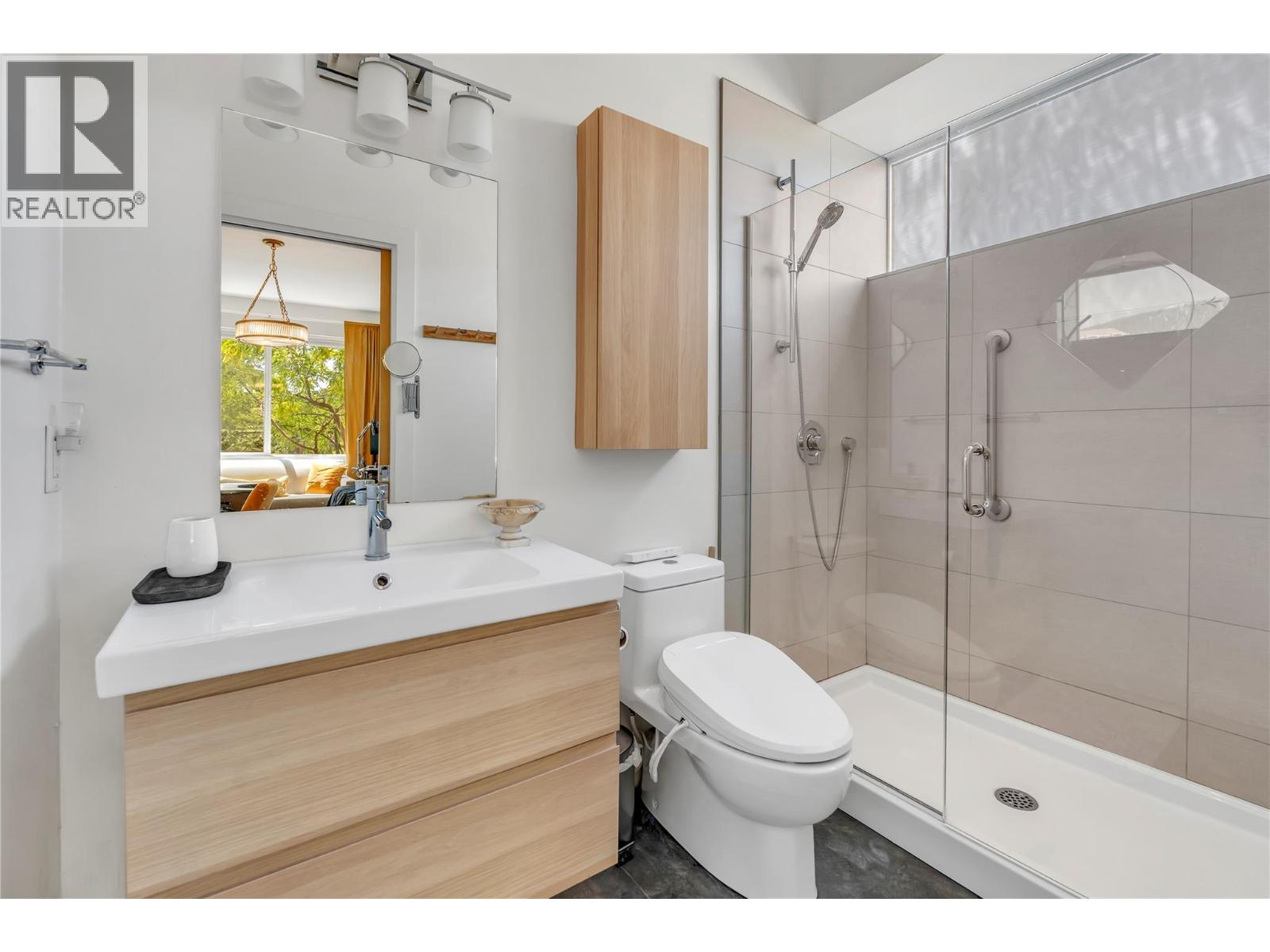 581 Churchill Avenue - 21