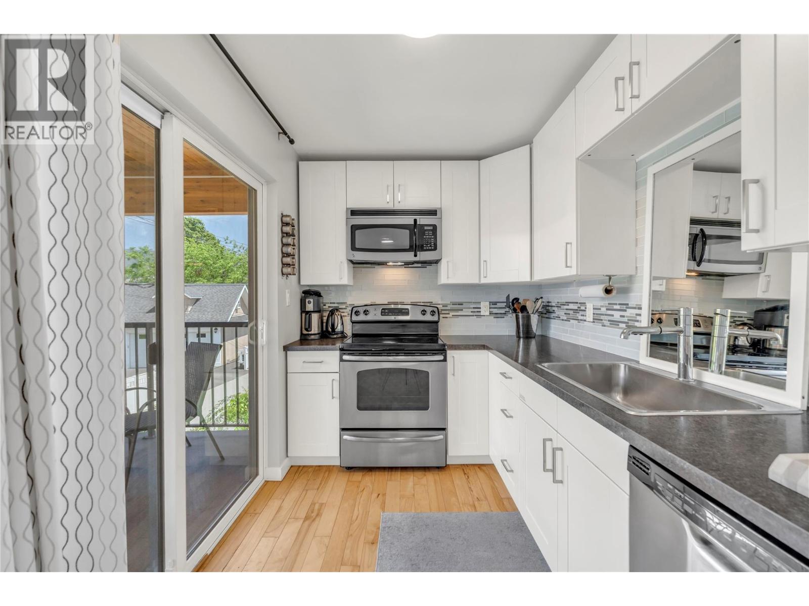 581 Churchill Avenue - 53