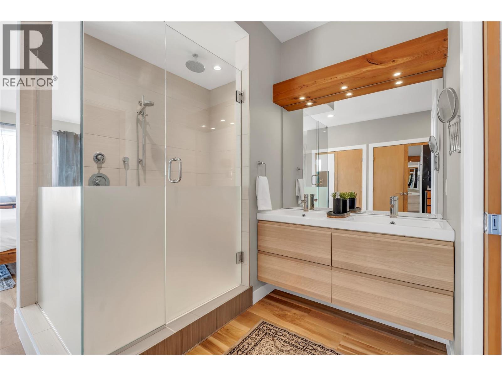 581 Churchill Avenue - 34