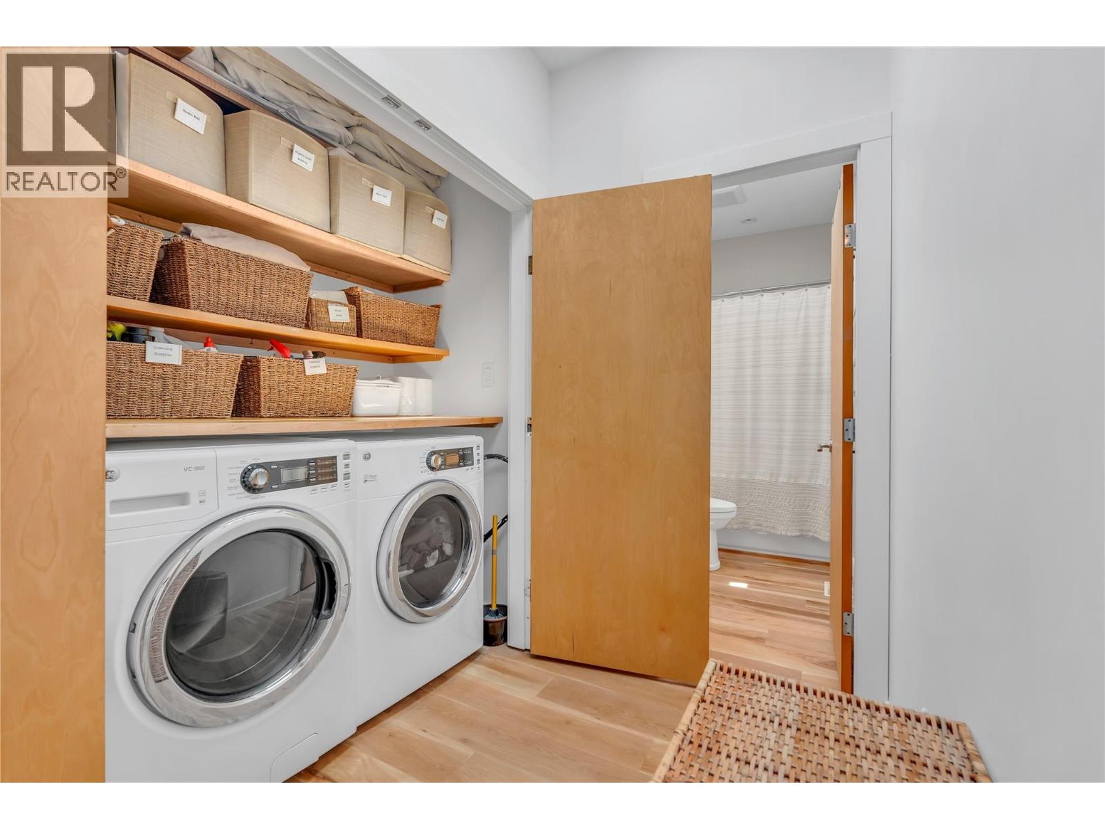 581 Churchill Avenue - 28