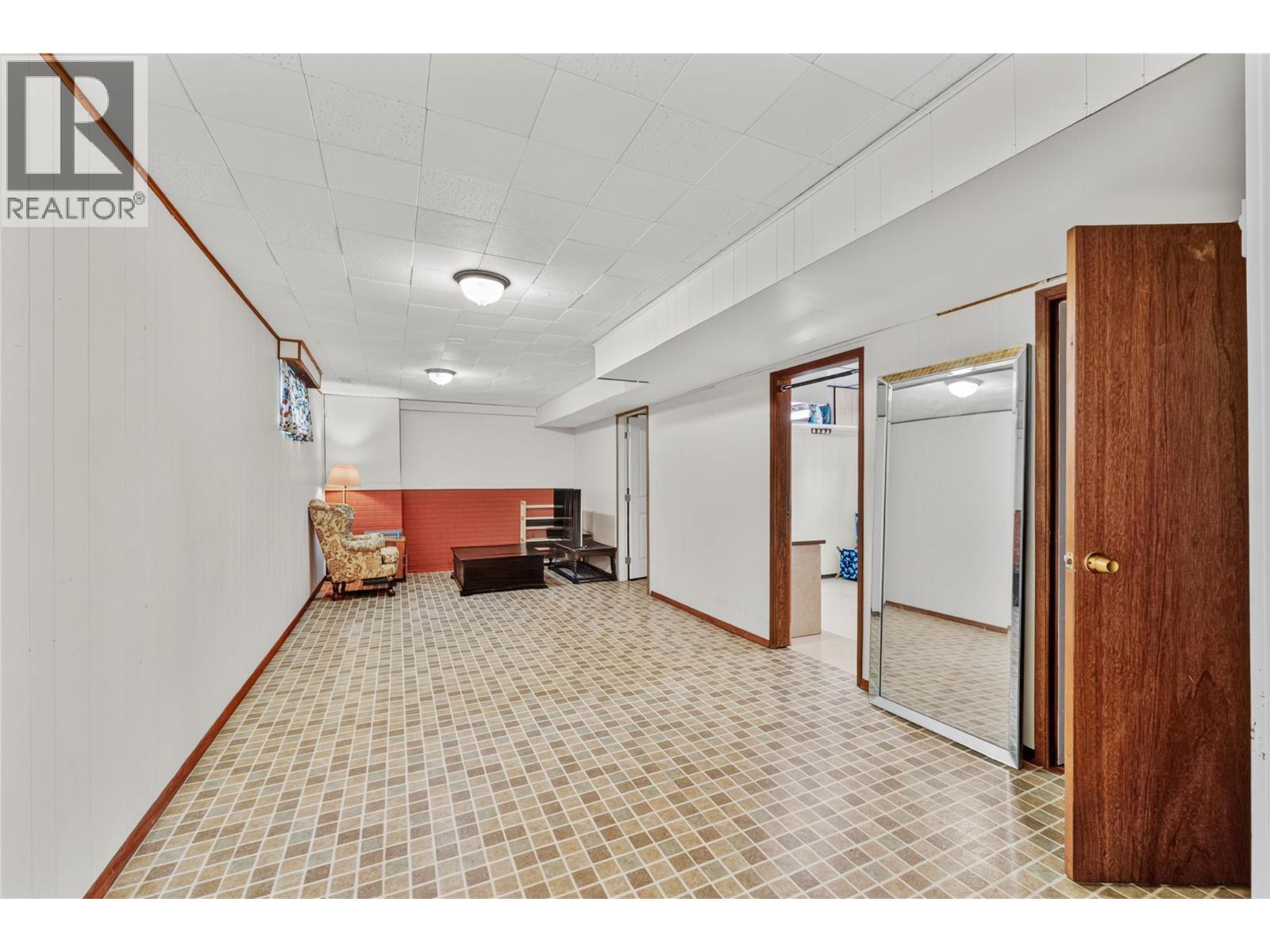 833 Sudbury Avenue - Image 20
