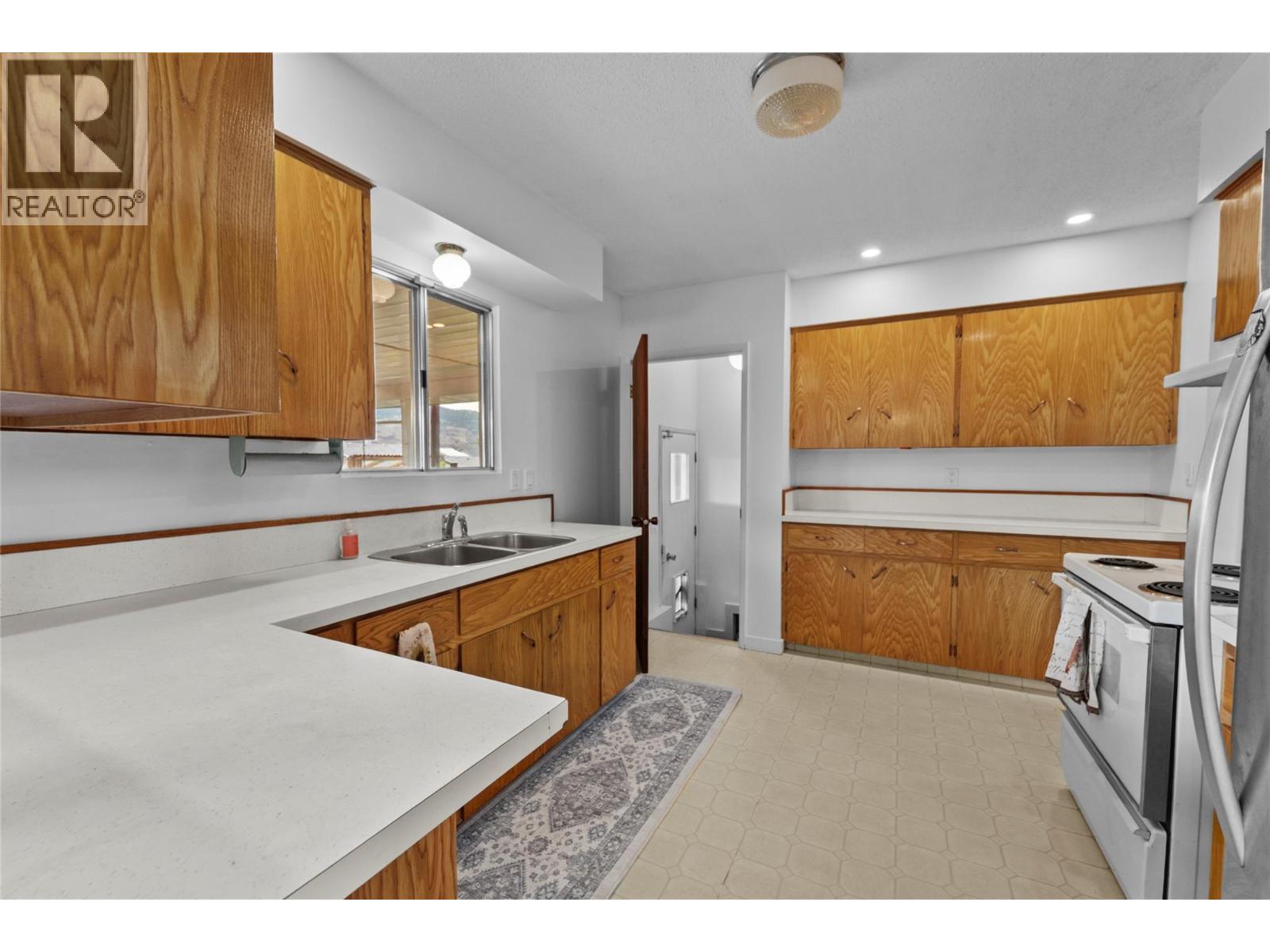833 Sudbury Avenue - 3