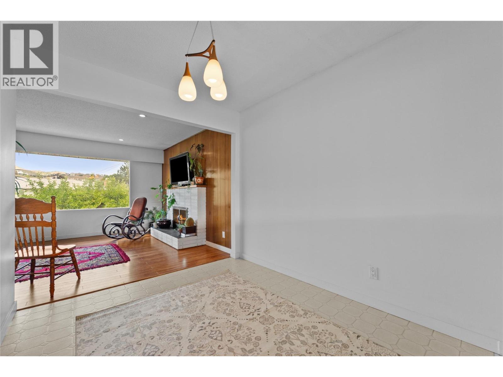 833 Sudbury Avenue - Image 8