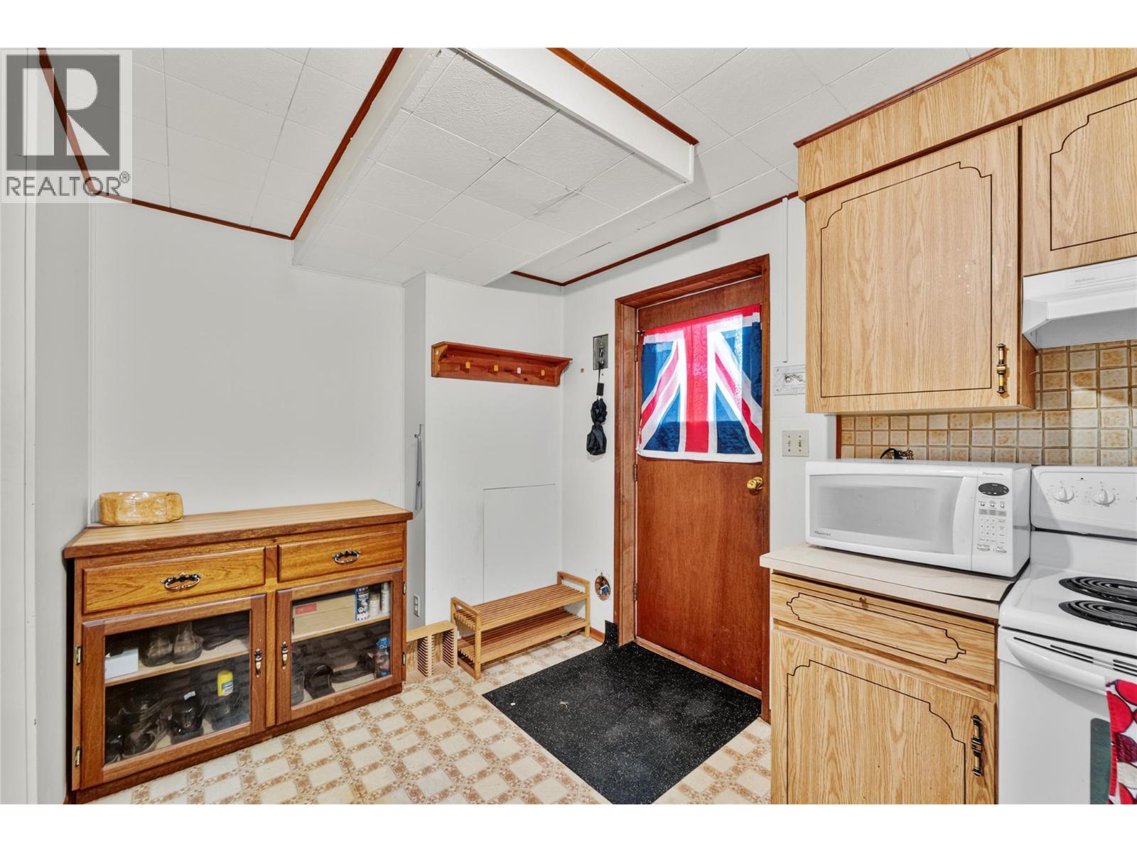 833 Sudbury Avenue - Image 21