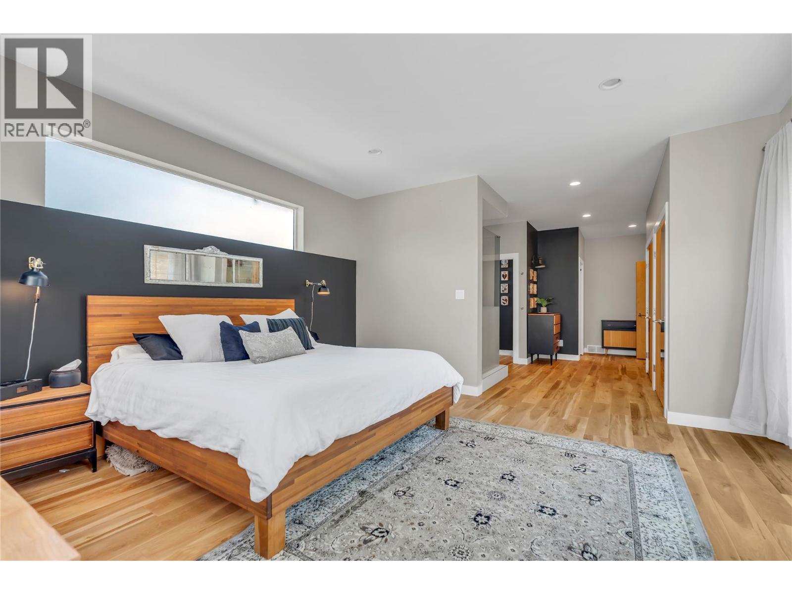 581 Churchill Avenue - 32
