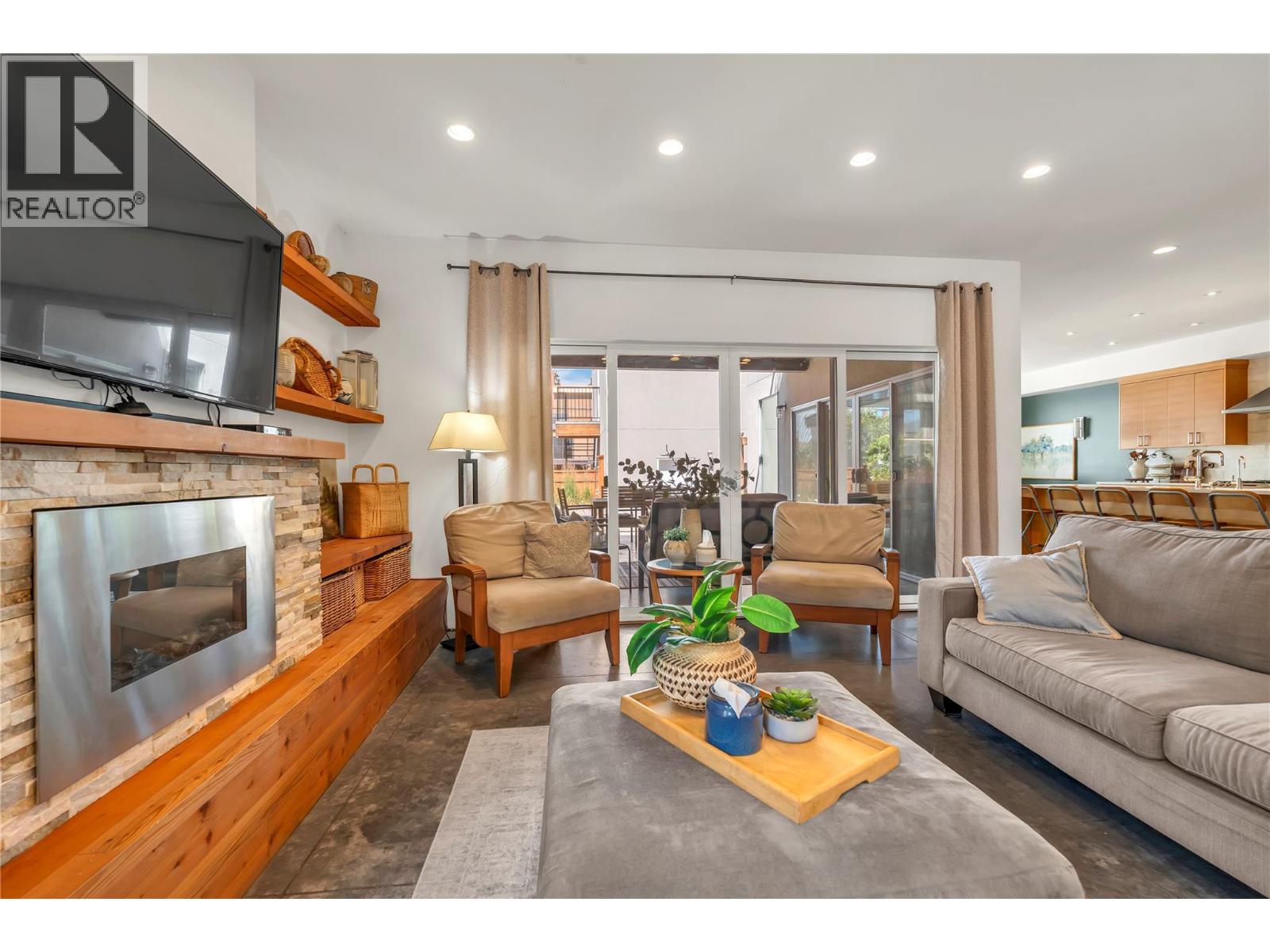 581 Churchill Avenue - 7
