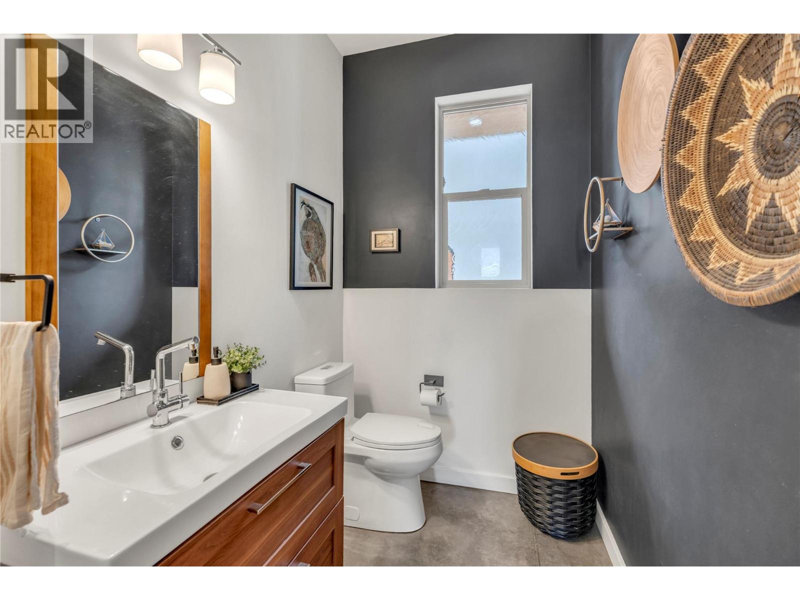 581 Churchill Avenue - 22