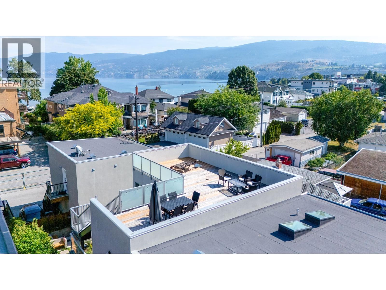 581 Churchill Avenue - 43
