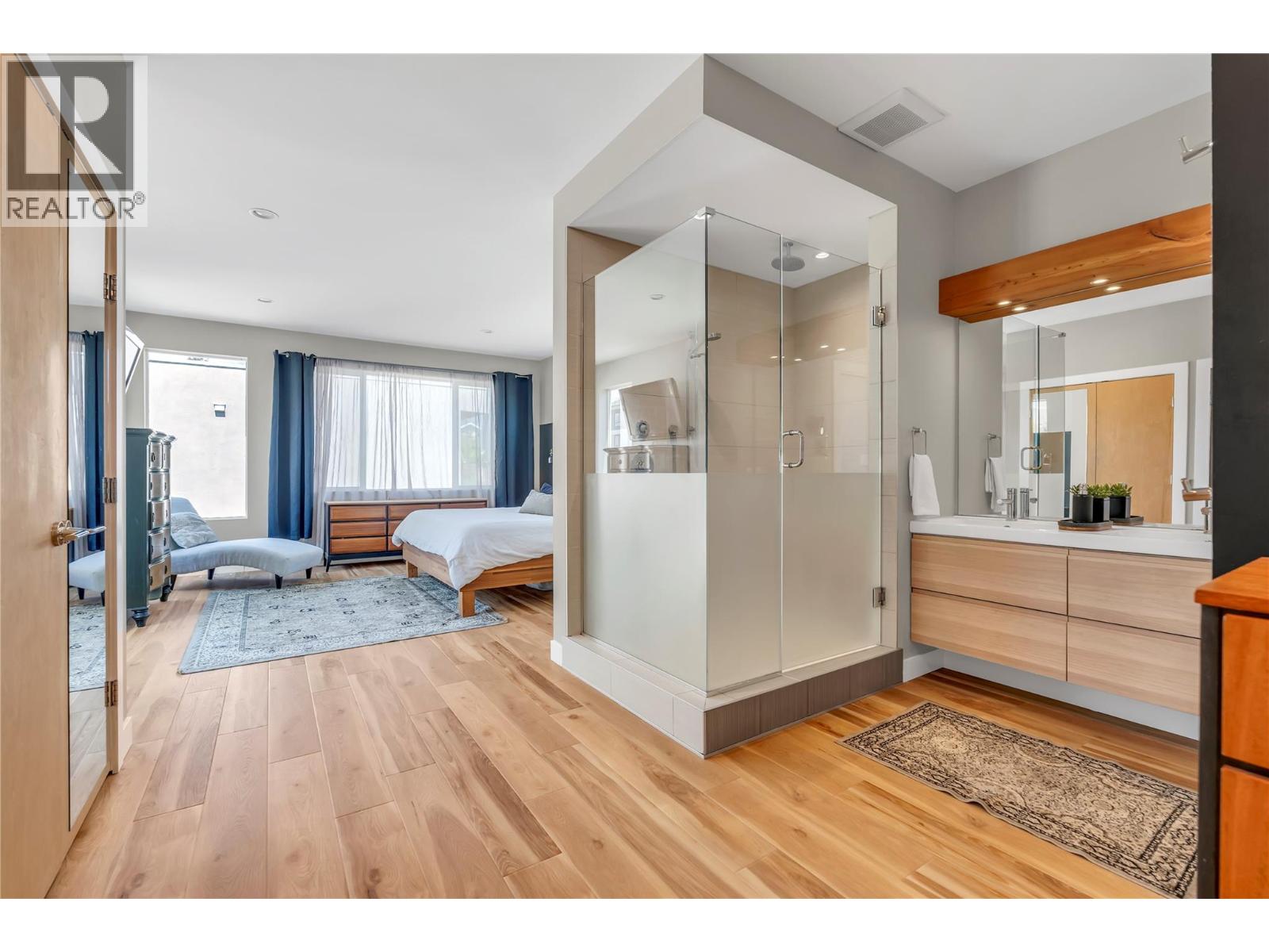 581 Churchill Avenue - 33