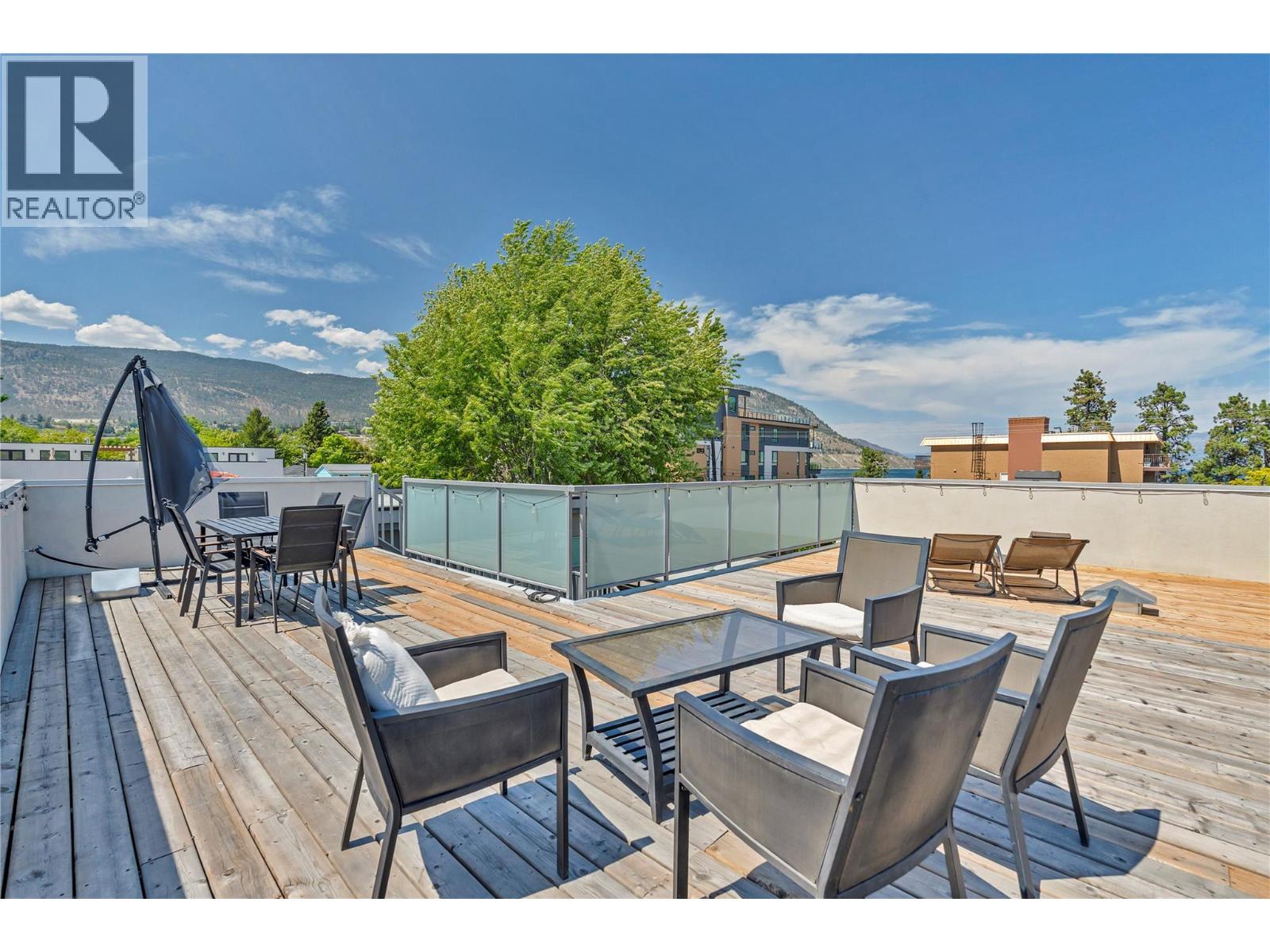 581 Churchill Avenue - 37