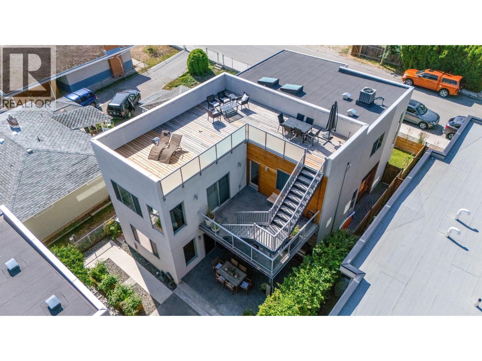 581 Churchill Avenue - 45