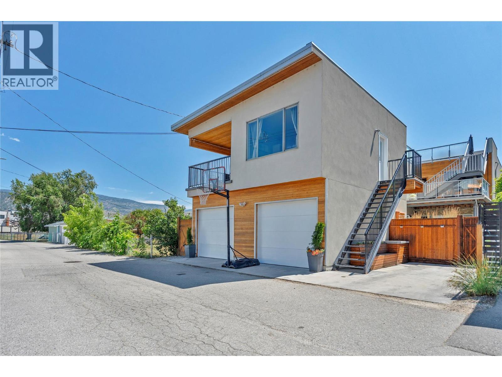 581 Churchill Avenue - 49