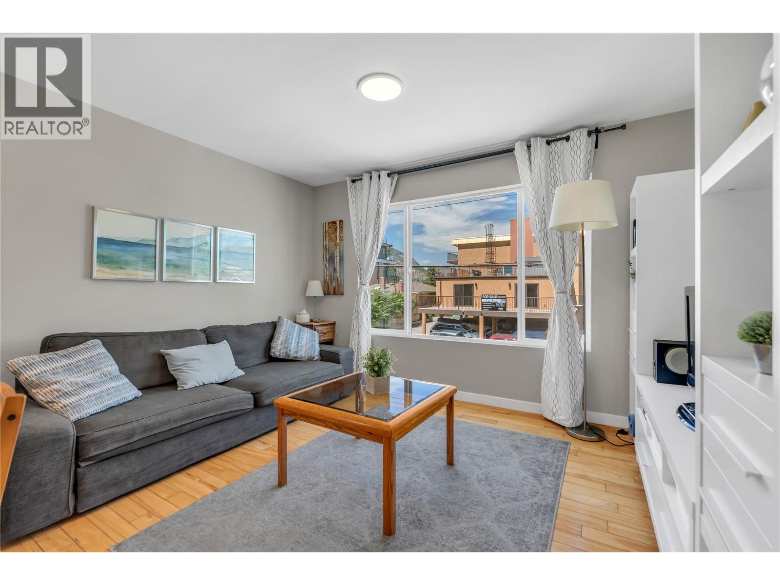 581 Churchill Avenue - 57