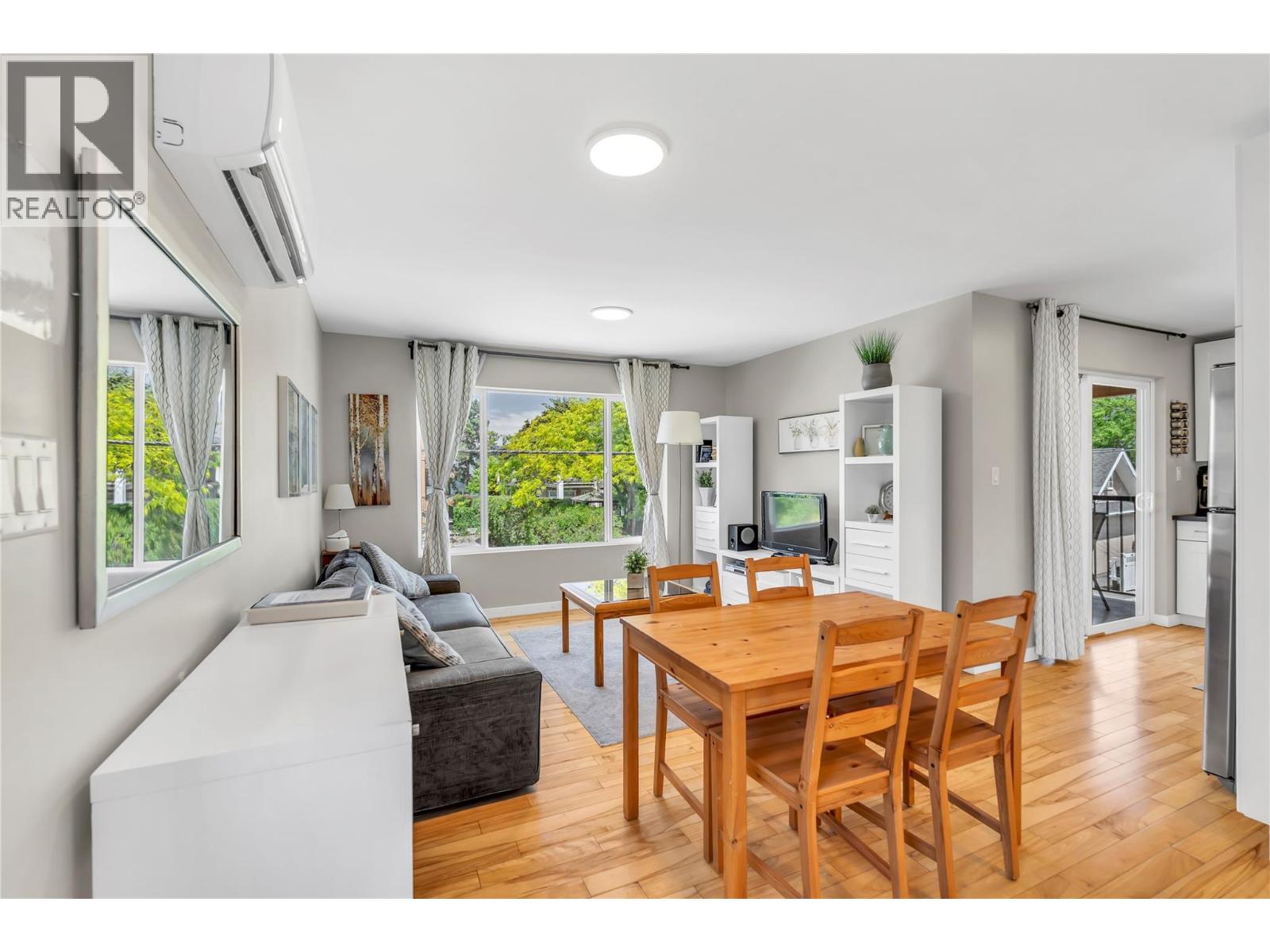 581 Churchill Avenue - 51