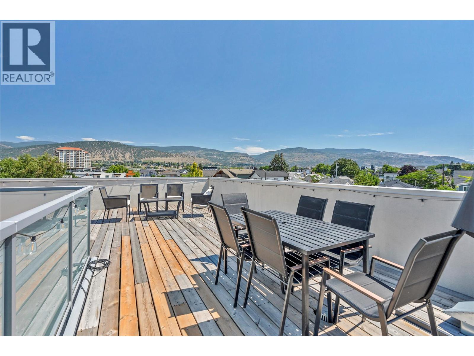 581 Churchill Avenue - 39