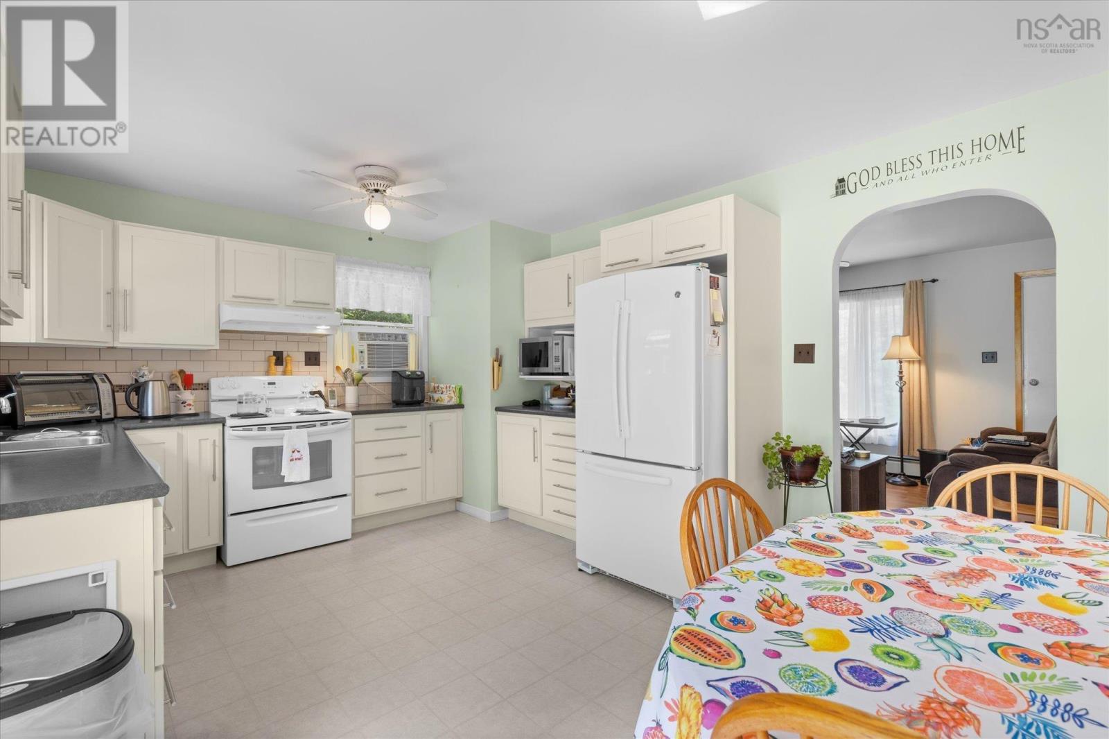 637 Woodlawn Drive - Image 5