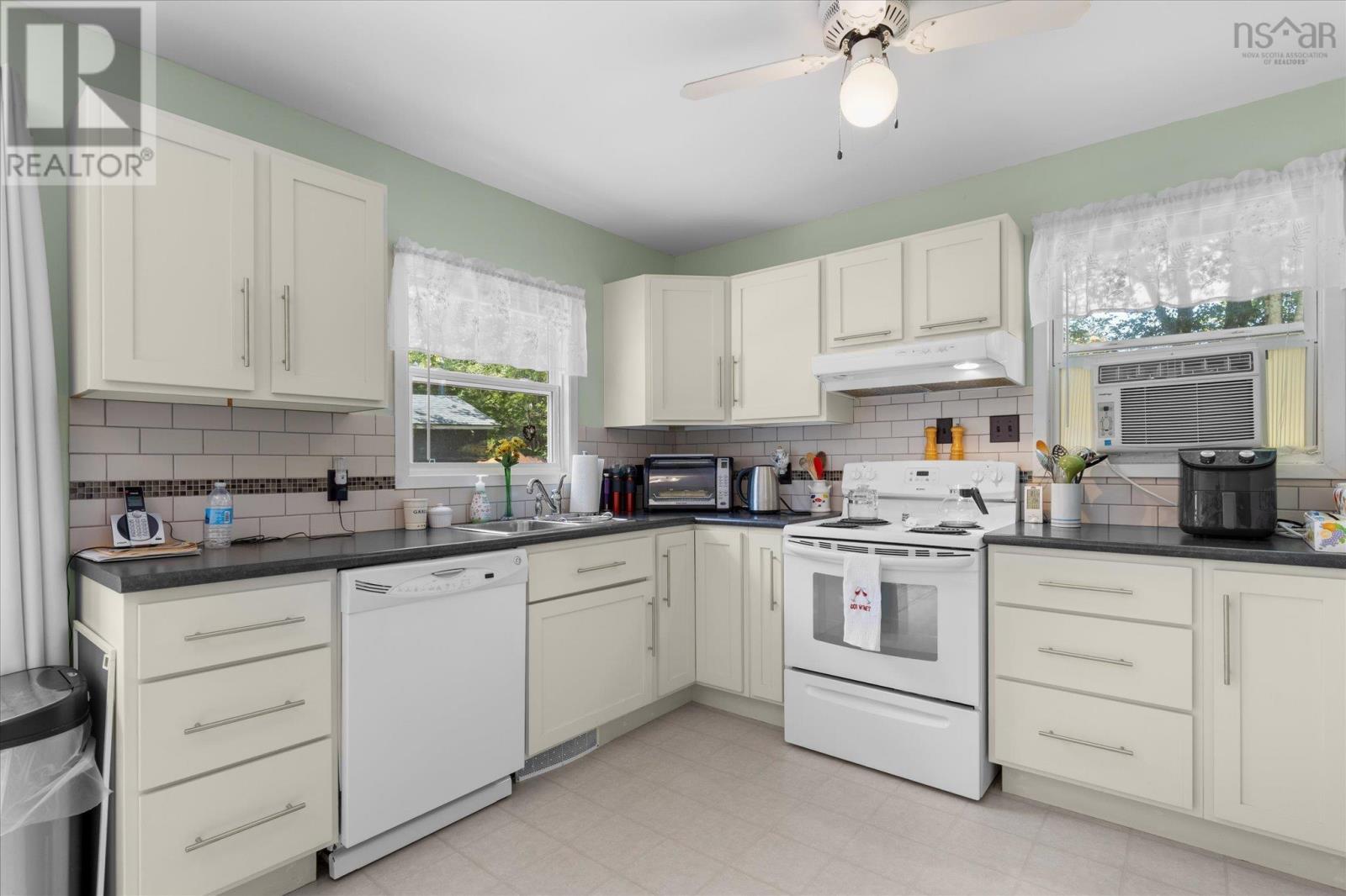 637 Woodlawn Drive - Image 7