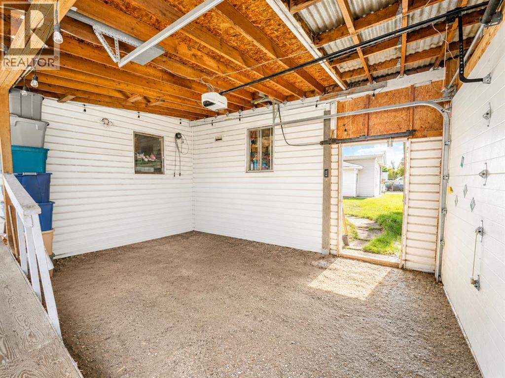 4611 48 Street - 16