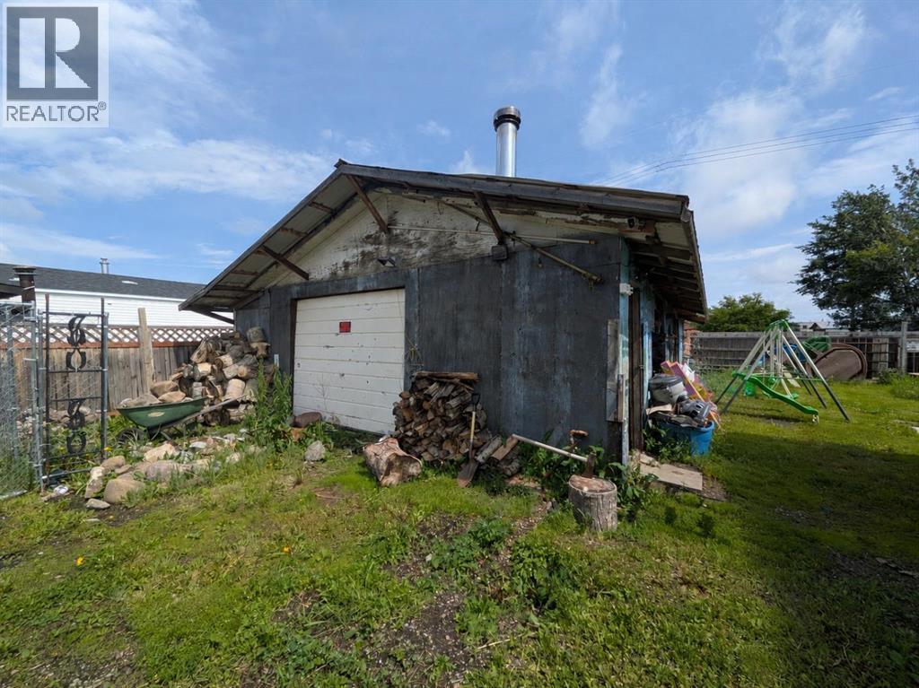 4611 48 Street - 21