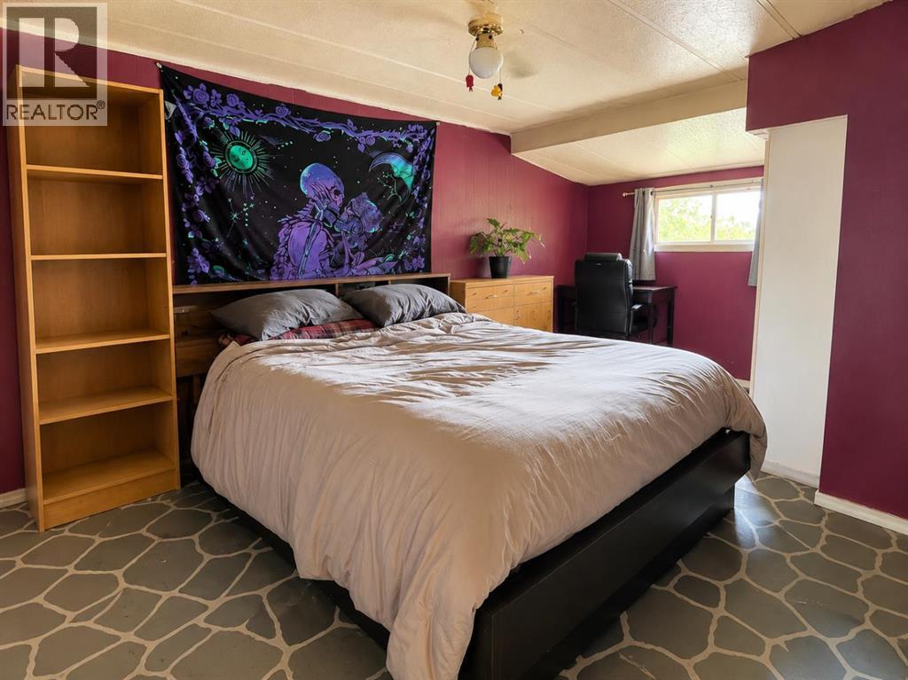 4611 48 Street - 9