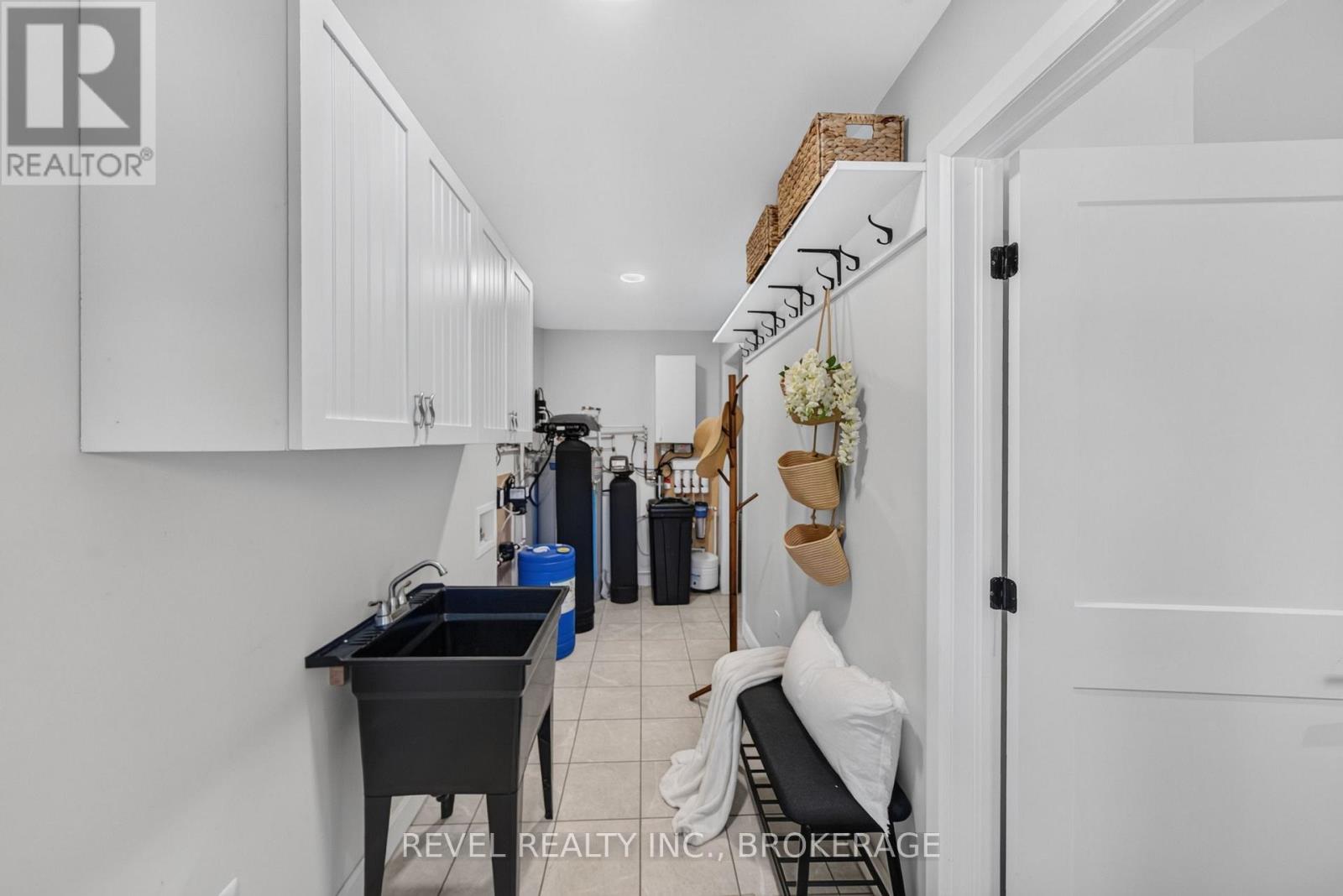 106 LONG POINT ROAD - 32