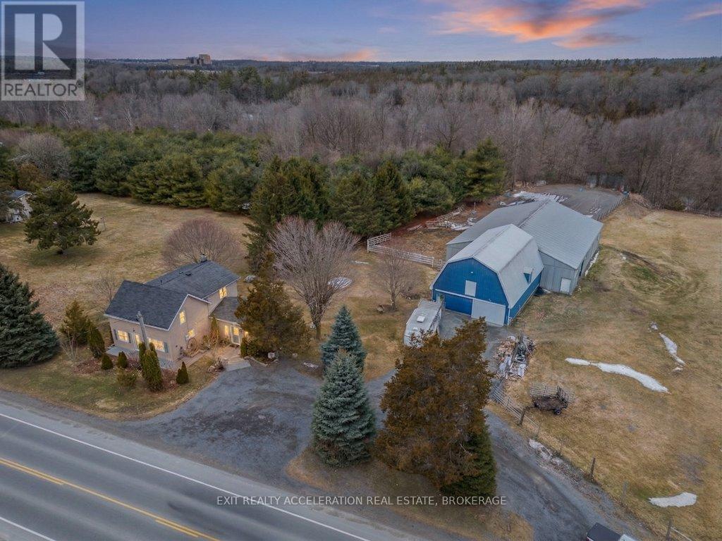 1125 COUNTY RD 1 E - 1