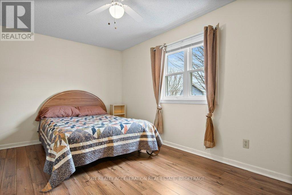 1125 COUNTY RD 1 E - 18