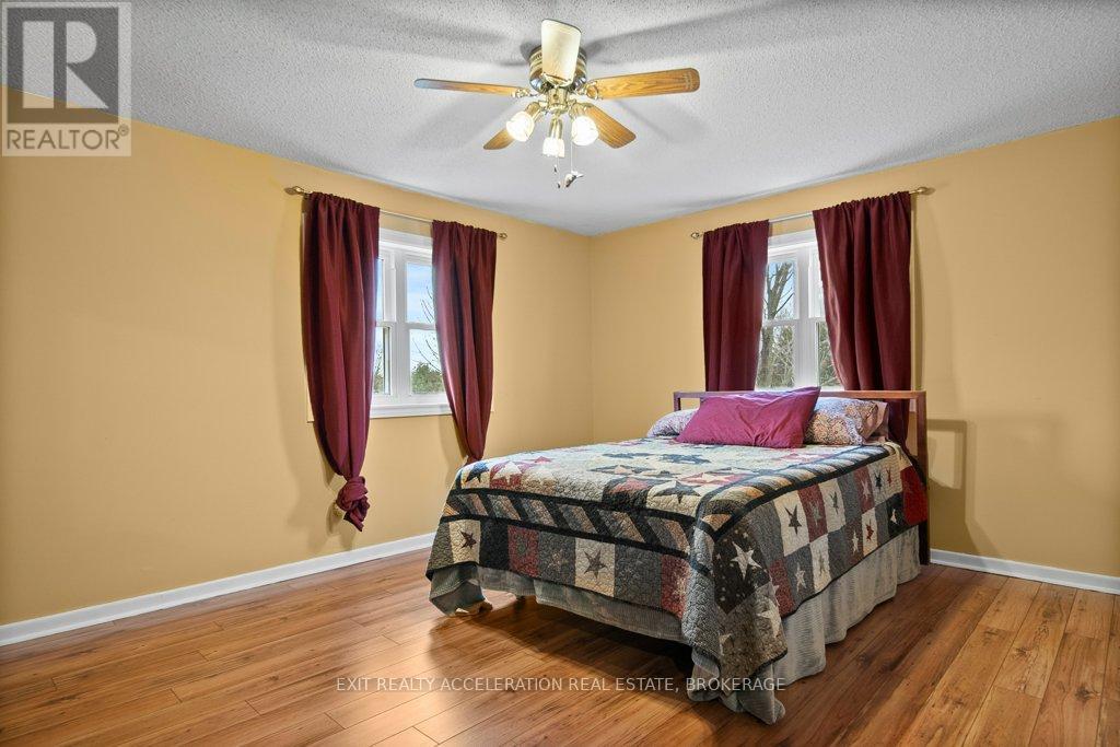 1125 COUNTY RD 1 E - 21