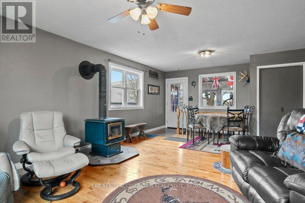 1125 COUNTY RD 1 E - 8