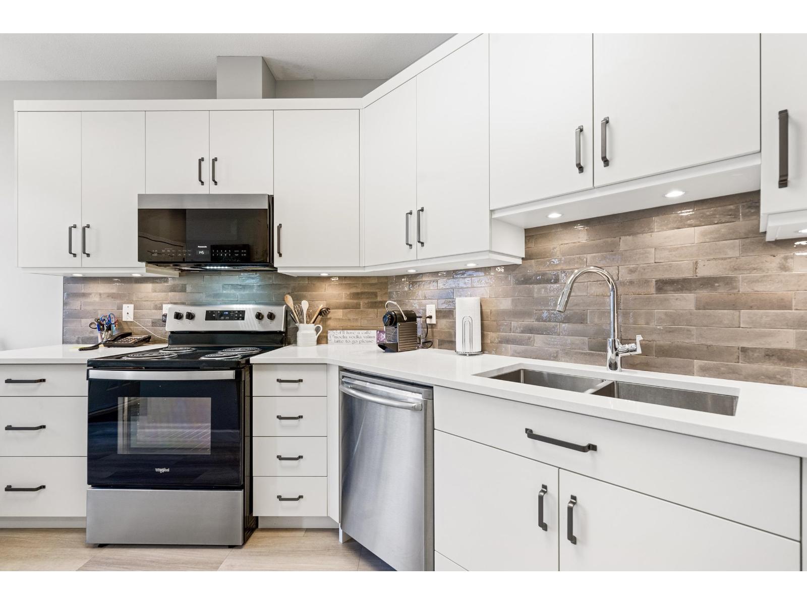 2 Bed, 2 Bath House for Sale in Surrey – 35 16325 82 AVENUE, Surrey – MLS# R3148107 - Image 5