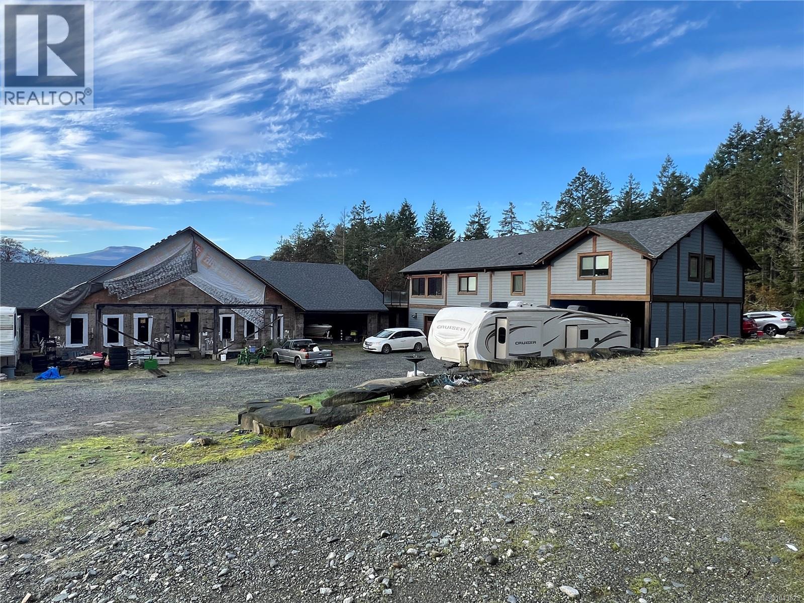 3824 Yellow Point Rd - 3