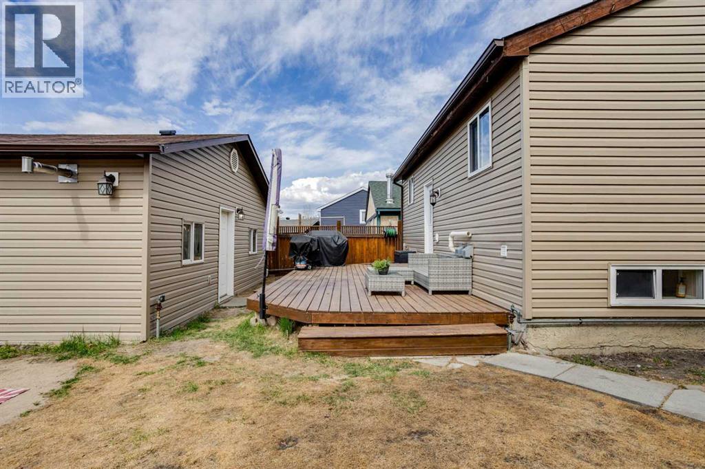 341 Bird Crescent - 34