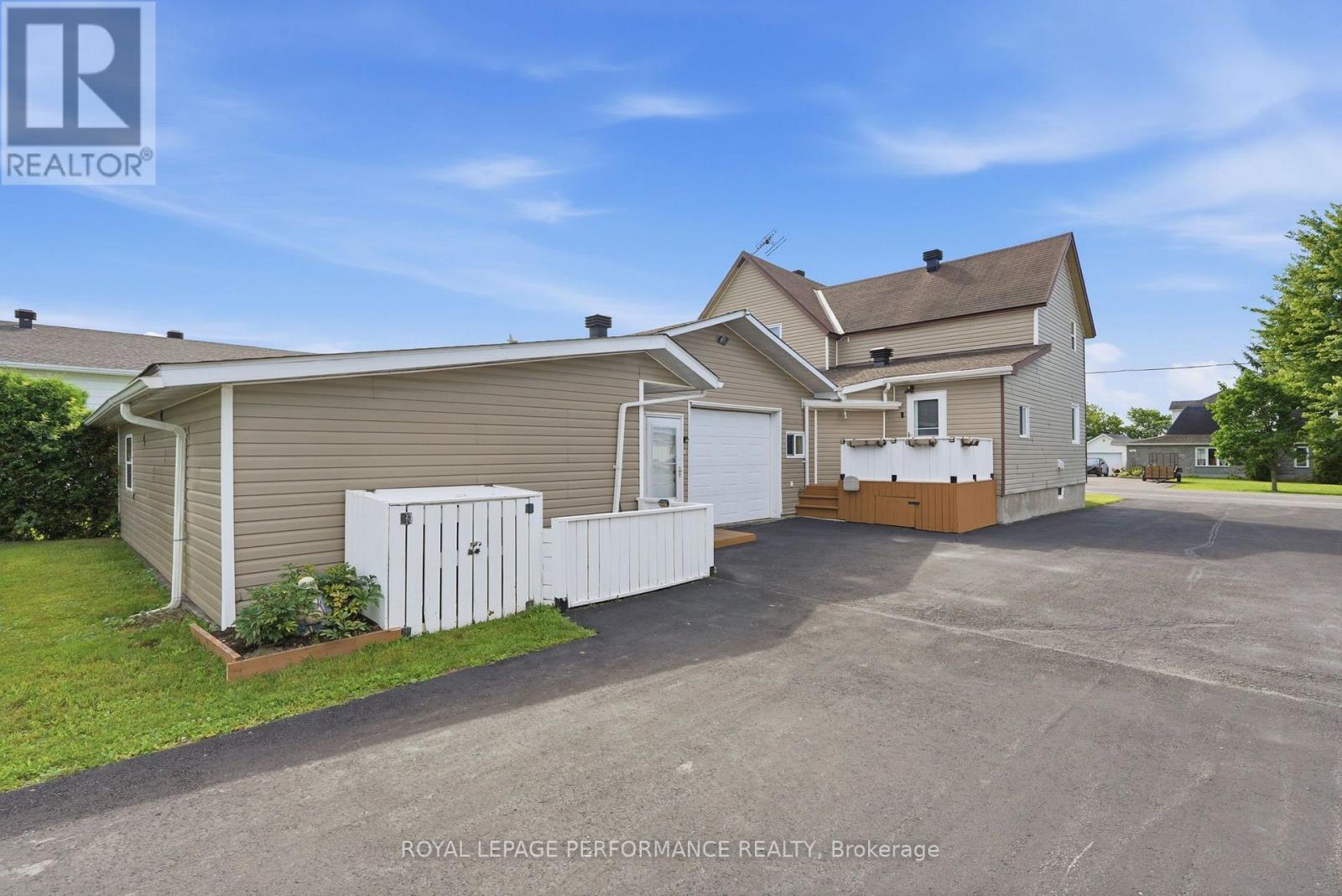 770 STATION STREET - 24