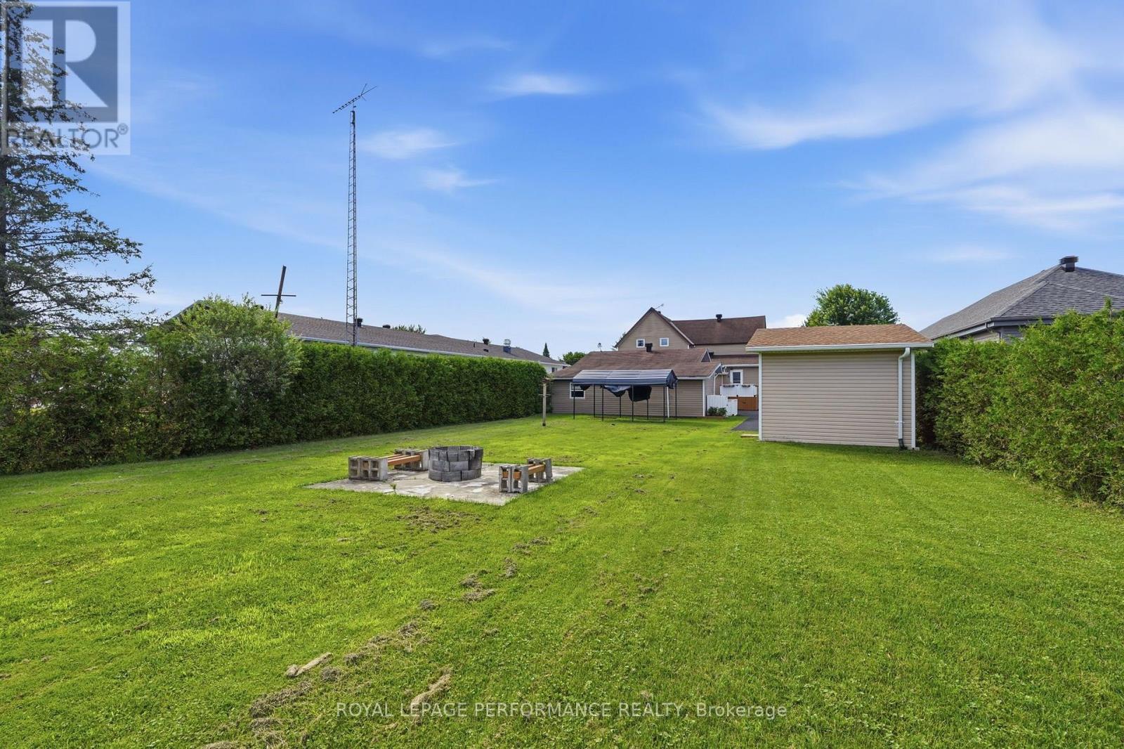 770 STATION STREET - 33