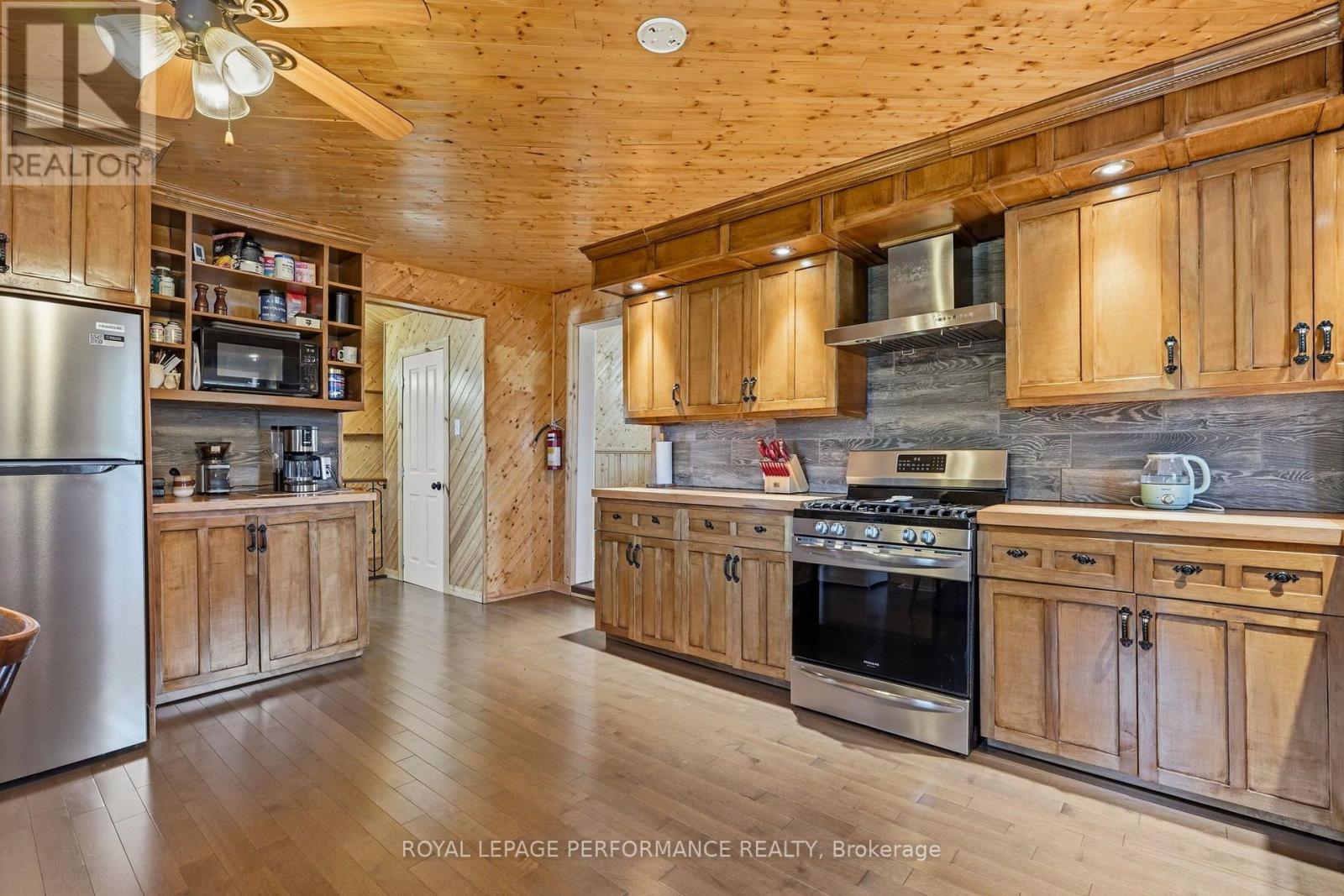 770 STATION STREET - 4