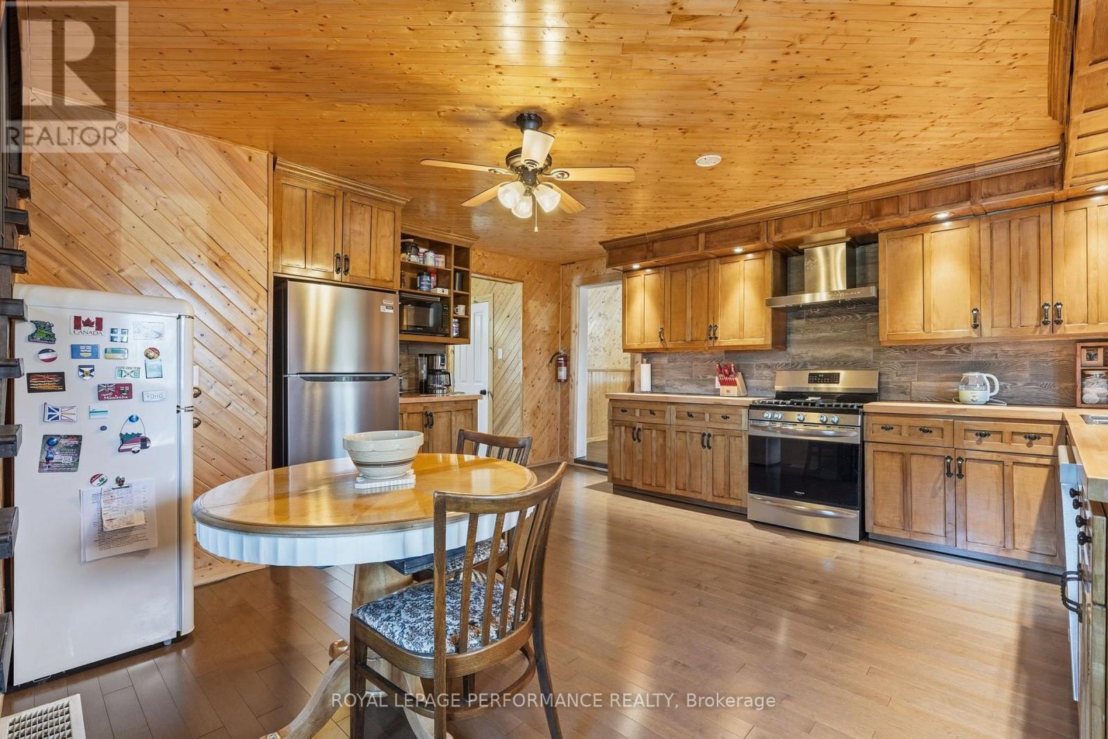 770 STATION STREET - 7