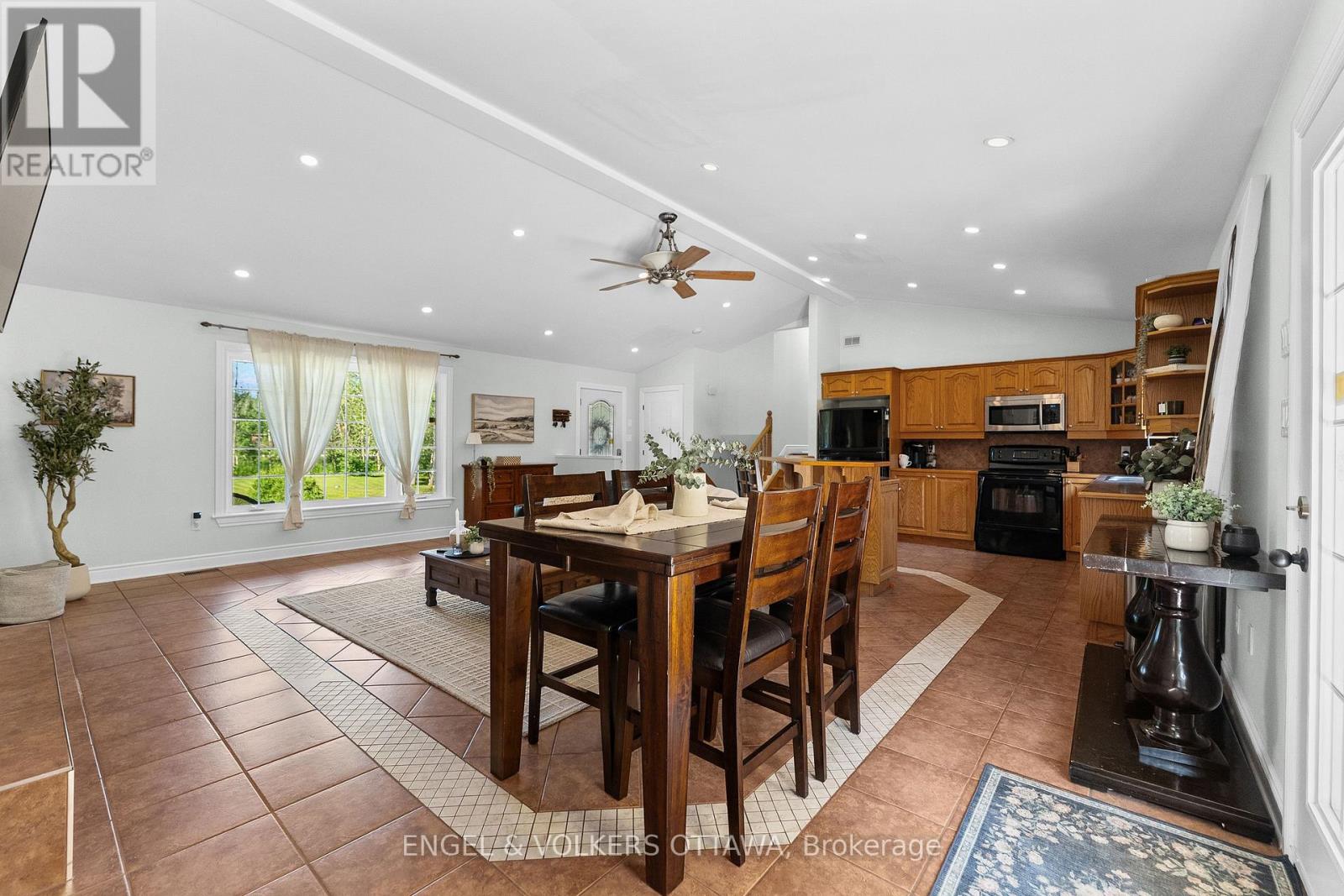 7005 MILLAR ROAD - 12